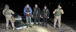Вінницькі прикордонники затримали порушників на надувних матрацах