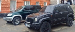 Вінницький ліцей передав два позашляховики та спорядження для ЗСУ після благодійного ярмарку