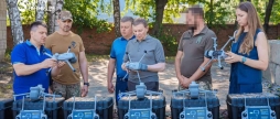 Вінниця передала фронту ще 400 FPV-дронів та 6 квадрокоптерів Matrice 4E