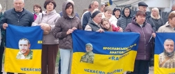 Вони мають повернутися на Вінниччині облаштували Алею Надії з портретами оборонців