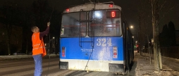 Всю ніч у Вінниці готували електротранспорт до ожеледиці