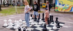 Як родини з окупованого Маріуполя відновлюють сили під Вінницею