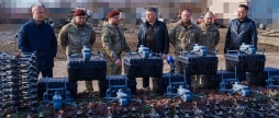 З Вінниці на фронт для двох бригад передали по 100 FPV-дронів «десяток» та по п’ять Matrice 4Е