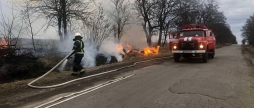 За добу рятувальники Вінниччини загасили десять пожеж в екосистемах