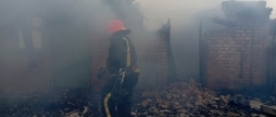 Загасили п'ять пожеж за добу: у Вінниці горів гараж, а в Ладижині - мінімаркет