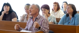 Захаращені сходові клітини та хаотичне паркування: вінницьким ОСББ вказали на порушення