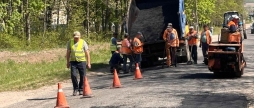 Жмеринська громада ремонтує дороги - передусім там, де курсують автобуси