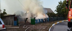Згорів житловий будинок та аптека: на Вінниччині за добу ліквідували 20 пожеж