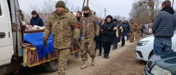 Жителі Липовецької громади “живим коридором” проводжали загиблого захисника