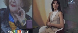 Ведуча Марія Фарафонова читає книгу Триста поезій Ліни Костенко