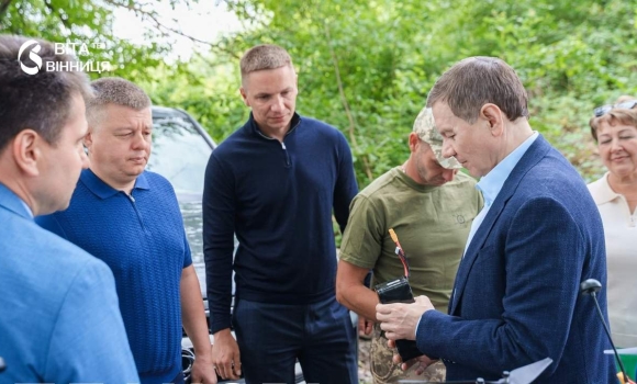 «Безпека та оборона» Вінниця передала прикордонникам новий пікап і дрони