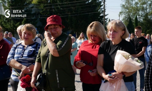 «Безвісти зниклі — не значить забуті» у Сутисках відкрили Алею Надії «Безвісти зниклі — не значить забуті» у Сутисках відкрили Алею Надії