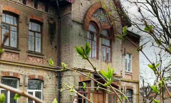 «Будинок страху» та лікарі-дипломати вінничан запрошують на таємничу прогулянку містом