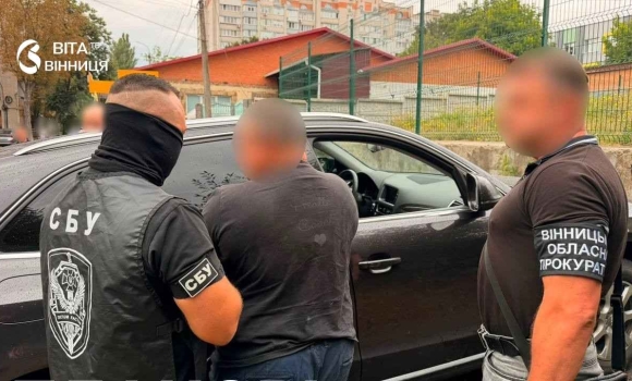 «Клієнта» ховали в салоні авто у Вінниці розкрили схему переправлення через кордон