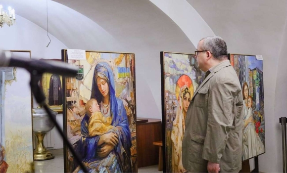 «Мадонни», що бачили війну у головному соборі Вінниці відкрили унікальну виставку