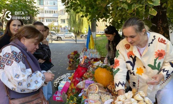 «Мамо, давай таке зробимо» діти й батьки вінницького ліцею №4 гуртом підтримали захисників «Мамо, давай таке зробимо» діти й батьки вінницького ліцею №4 гуртом підтримали захисників