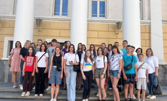 «Знайди себе» школярі Вороновицької громади відвідали театри, музеї та радіо 