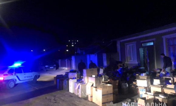На Вінниччині силовики викрили канал постачання контрабандних цигарок