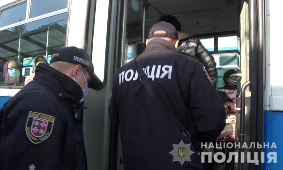 Вінничан штрафують за порушення карантинних обмежень