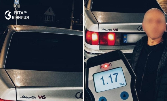 Патрульні перевіряють водія на алкоголь приладом Драгер уночі на вулиці Брацлавській у Вінниці