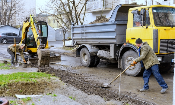 У Вінниці капітально ремонтують прибудинкову територію по вулиці Миколайчука