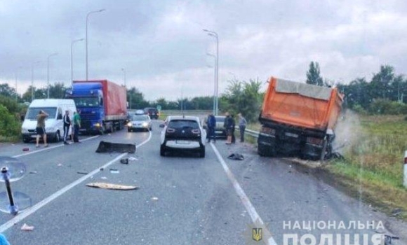 На об’їзній дорозі біля Немирова у ДТП загинули дві людини