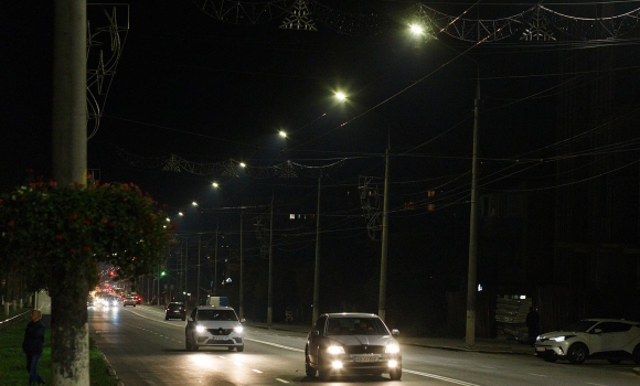 Сучасні та діодні: на вулиці Пирогова замінили вже 150 світильників