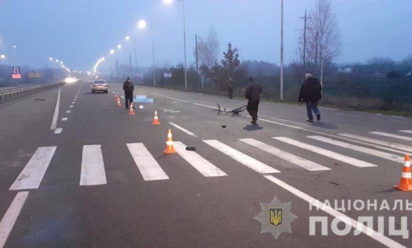 У Калинівці на пішохідному переході насмерть збили велосипедиста