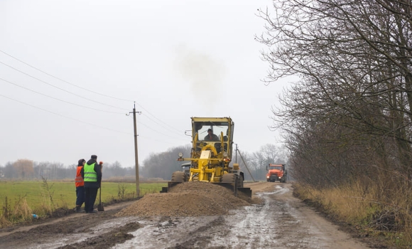 Дороги під Стрижавкою стануть комфортнішими для водіїв