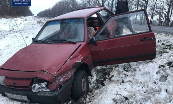 На Вінниччині п’яний водій з’їхав у кювет