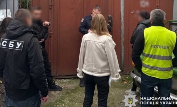 15 000 доларів за фіктивний шлюб – жмеринчанка організувала схему незаконного перетину кордону 15 000 доларів за фіктивний шлюб – жмеринчанка організувала схему незаконного перетину кордону