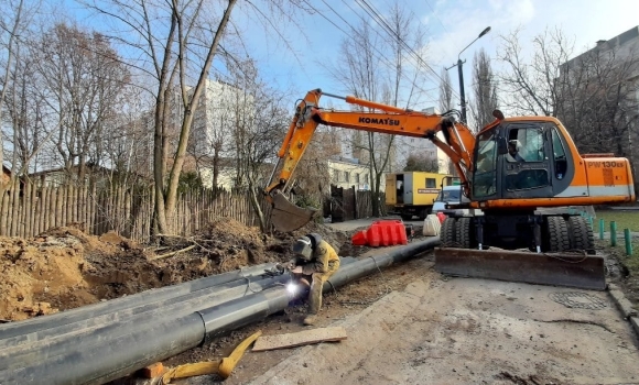 У Вінниці на проспекті Космонавтів ремонтують теплотрасу