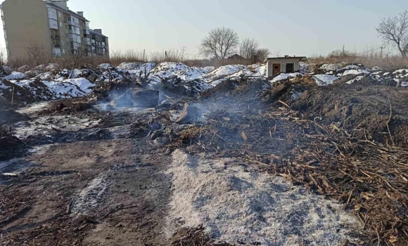 У Вінниці чоловік підпалив сміття неподалік житлового будинку, "аби погрітися"