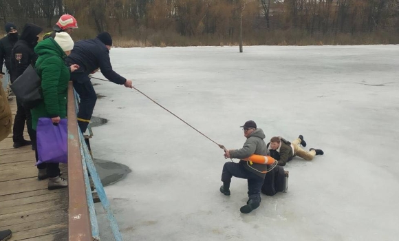 На Вінниччині з-під криги врятували двох чоловіків
