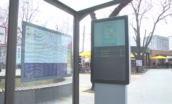 У Вінниці навіть зупинки "розумні": в декількох районах міста облаштовують інформаційні смарт-табло