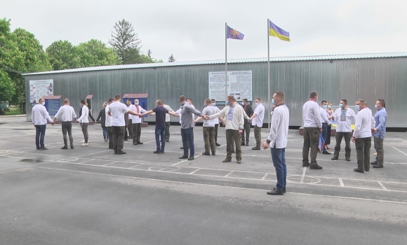 Вінницькі нацгвардійці одягнули вишиванки