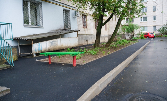 У Вінниці завершили капітальний ремонт подвір’я будинку на вулиці Миколайчука