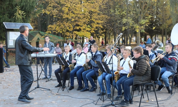 Хмільницька школа мистецтв запрошує на концерт