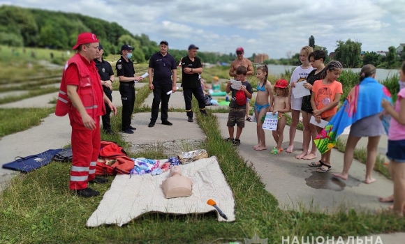 Юним вінничанам нагадали правила безпечного відпочинку біля водойм