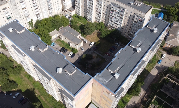У Вінниці з початку року відремонтували дахи 26 багатоповерхівок