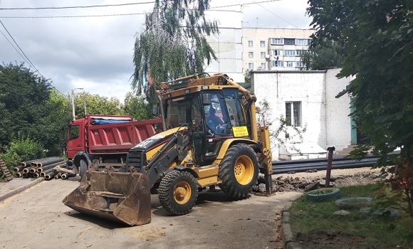  У дворі на вулиці Стельмаха, 53 у Вінниці завершують реконструкцію мережі теплопостачання