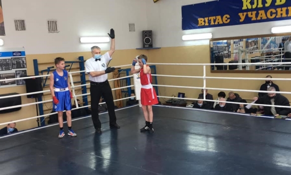 Вінничани здобули "золото" на зональному чемпіонаті з боксу
