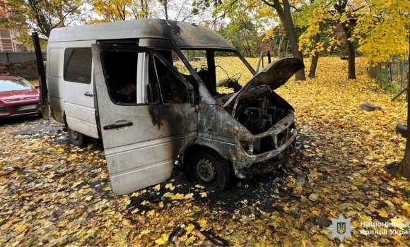 20-річний зрадник підпалив авто у Вінниці та готував ще один підпал в урядовій будівлі Києва