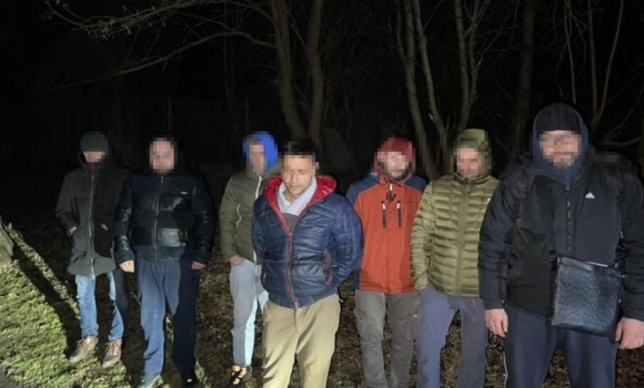 Могилів-Подільські прикордонники затримали ухилянтів, які тікали в Молдову