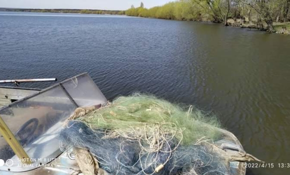 В Ладижинському водосховищі знайшли майже 500 метрів сіток | ВІТА