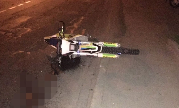 Мотоцикліст, який влетів у відбійник у Вінниці, знаходиться в реанімації