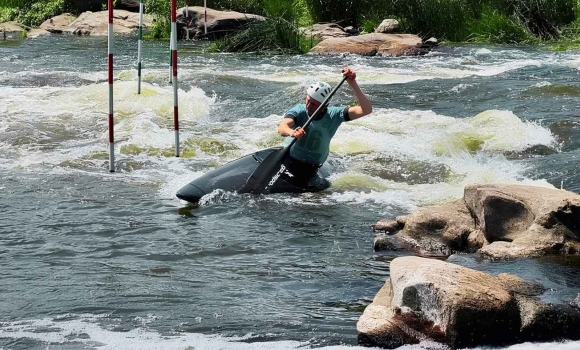 29 медалей та абсолютне лідерство вінницькі слаломісти підкорили пороги Південного Бугу