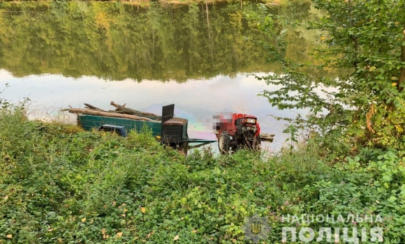 На Вінниччині в автопригодах загинули водій мотоблока та мотоцикла