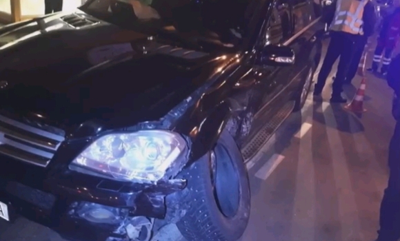 Біля Будинку Офіцерів у Вінниці зіштовхнулись Opel та Mercedes-Benz
