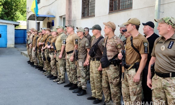 Зведений загін вінницьких поліцейських вирушив у зону ООС